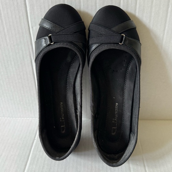 CL LAUNDRY WOMENS LOW HEEL WEDGES. BLACK SLIP ON CANVAS SHOES. GREAT CONDITION - Picture 12 of 15